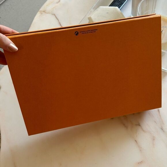 Louis Vuitton Gift Box - Picture 4 of 7